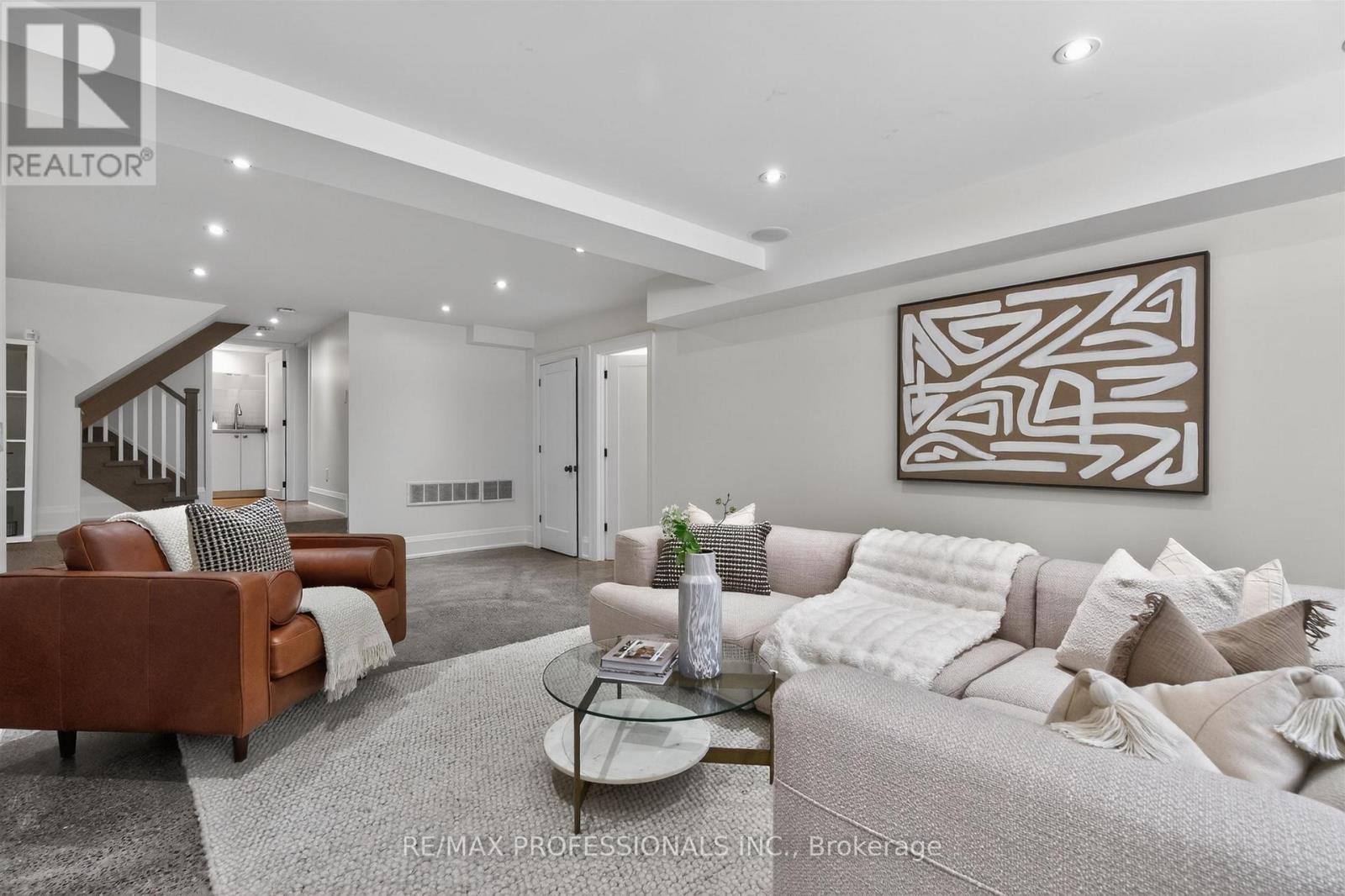 9 BERNICE AVENUE - 34