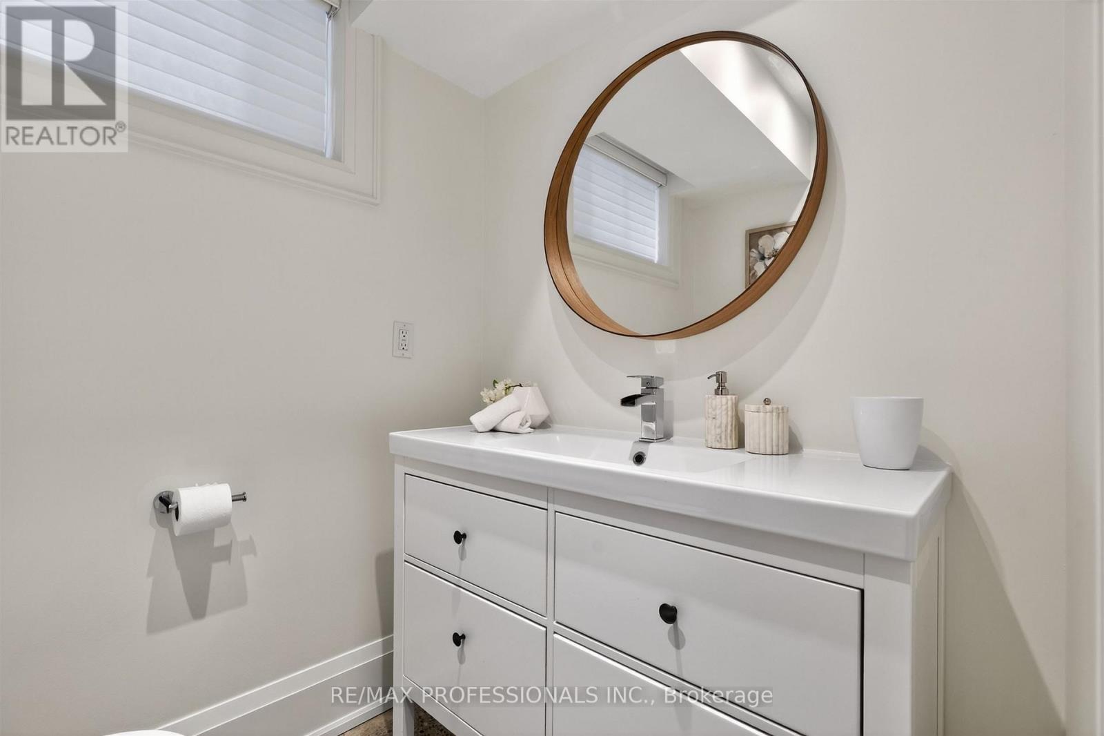 9 BERNICE AVENUE - 37