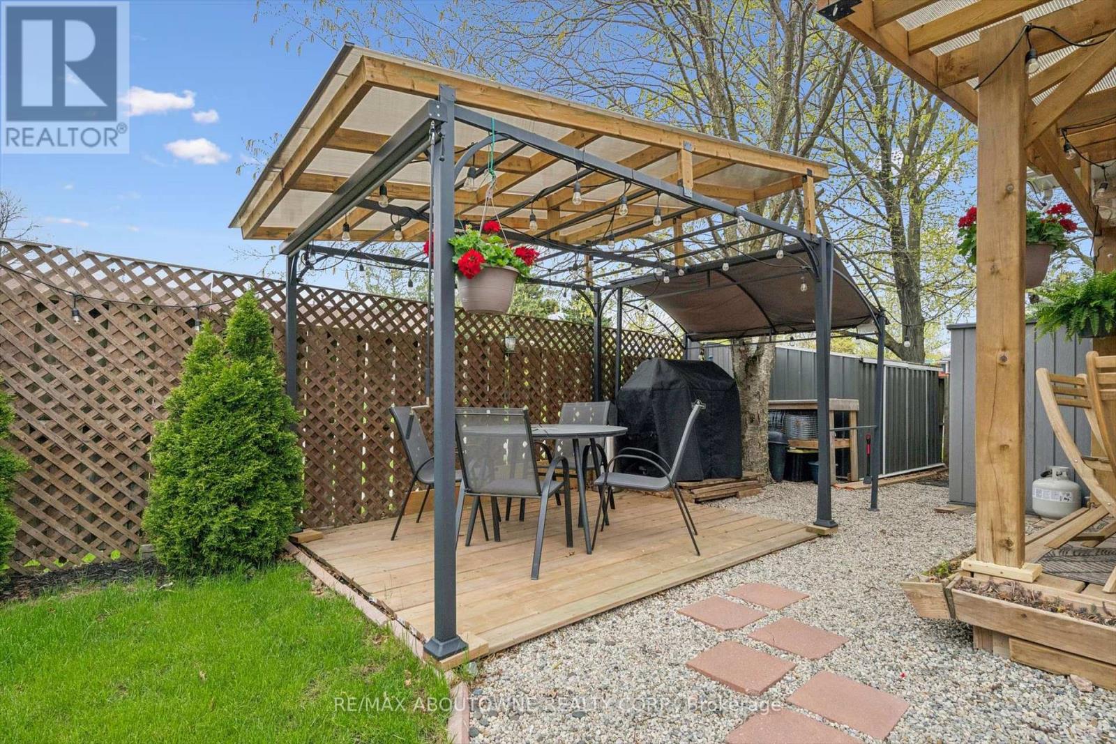 395 MAIDSTONE CRESCENT - 45