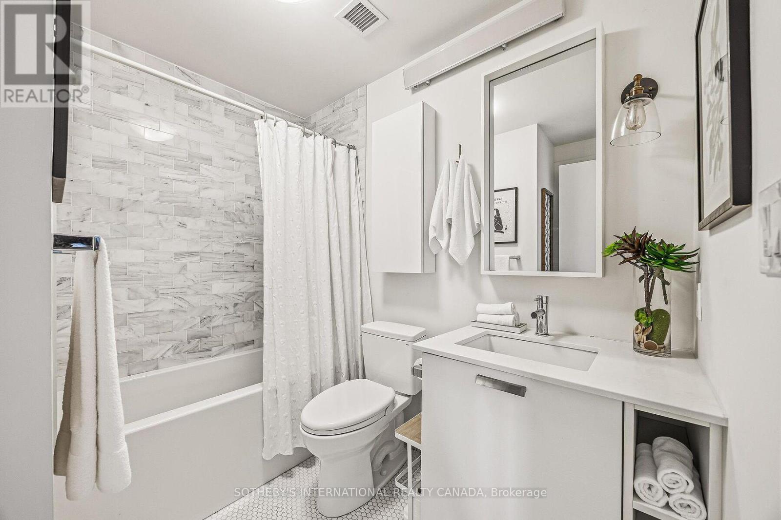 #104 245 PERTH AVENUE N - Image 17
