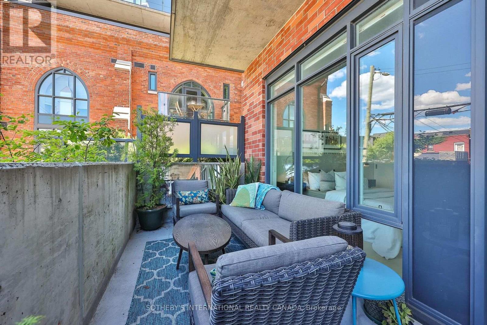 #104 245 PERTH AVENUE N - Image 18