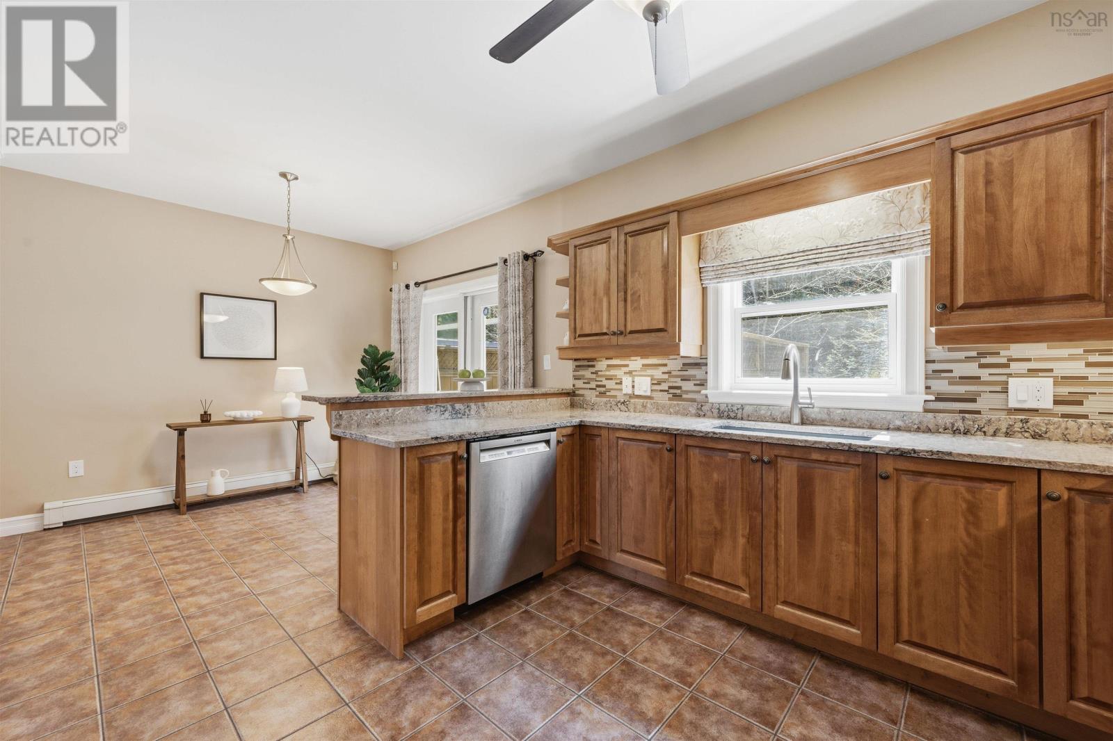 32 Windstone Close - 17