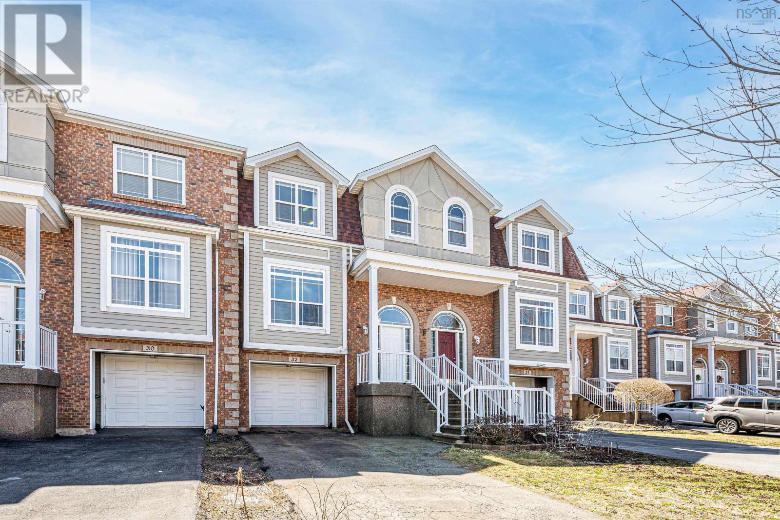 32 Windstone Close - 2