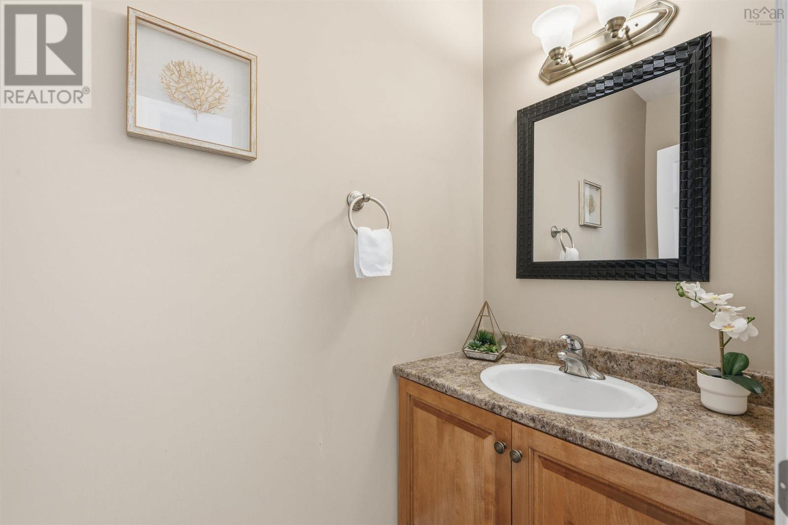 32 Windstone Close - 22