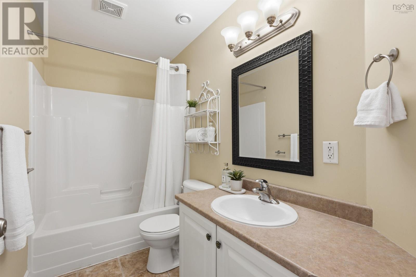 32 Windstone Close - 30