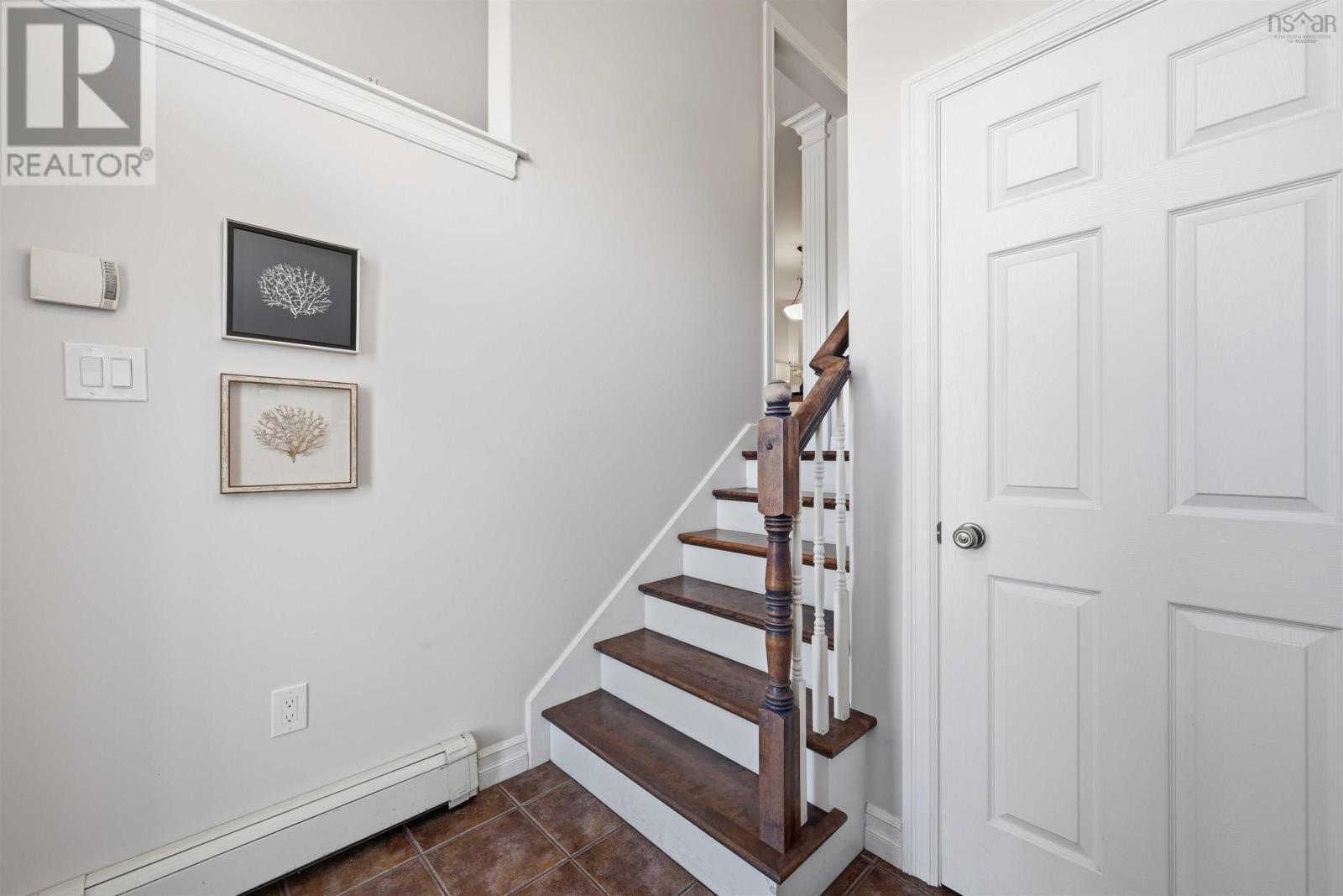 32 Windstone Close - 4