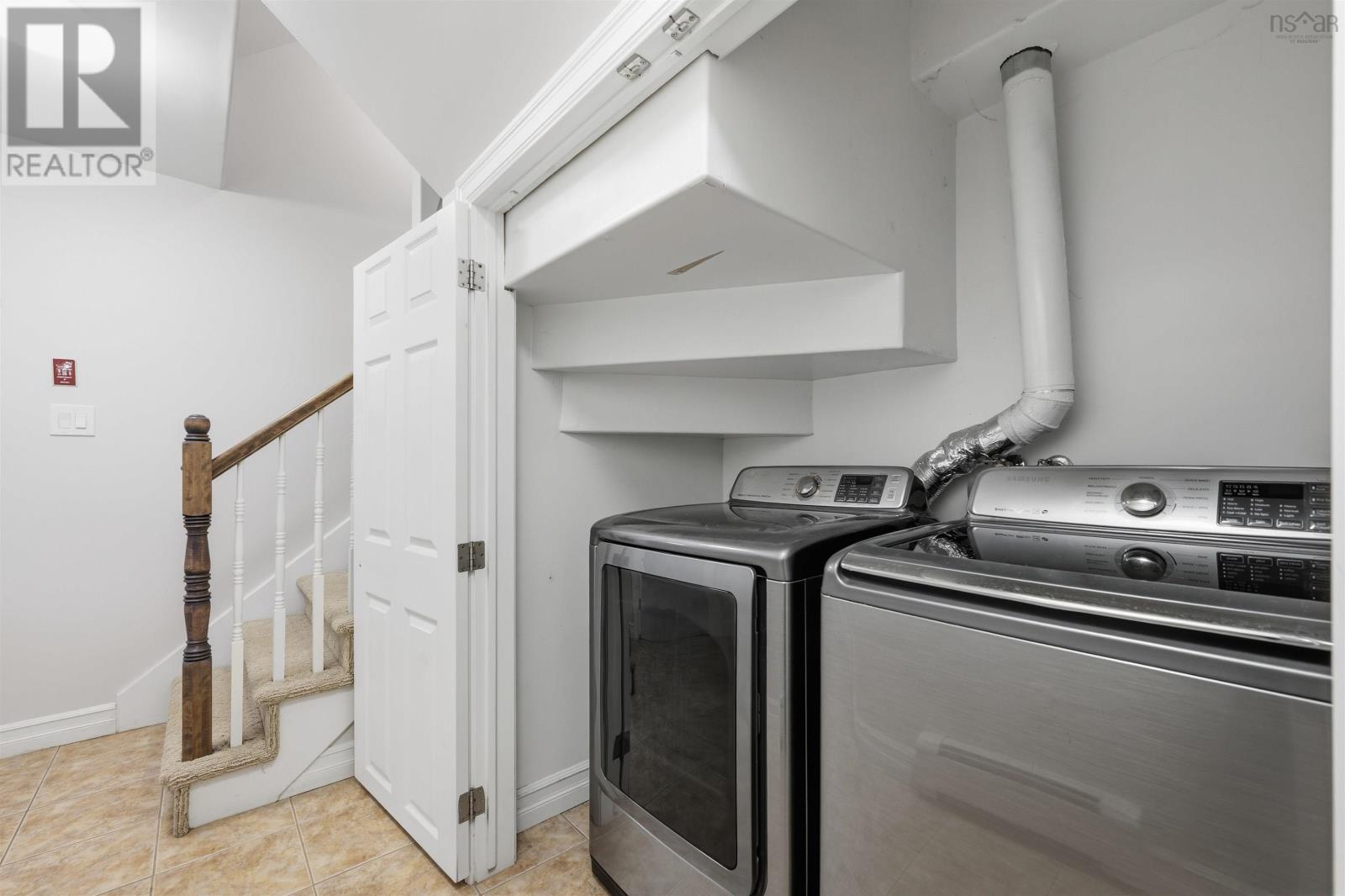 32 Windstone Close - 39