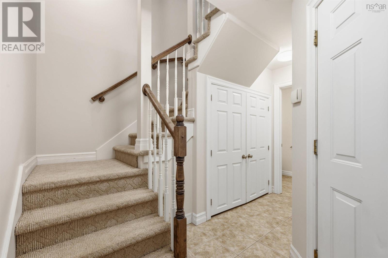 32 Windstone Close - 35