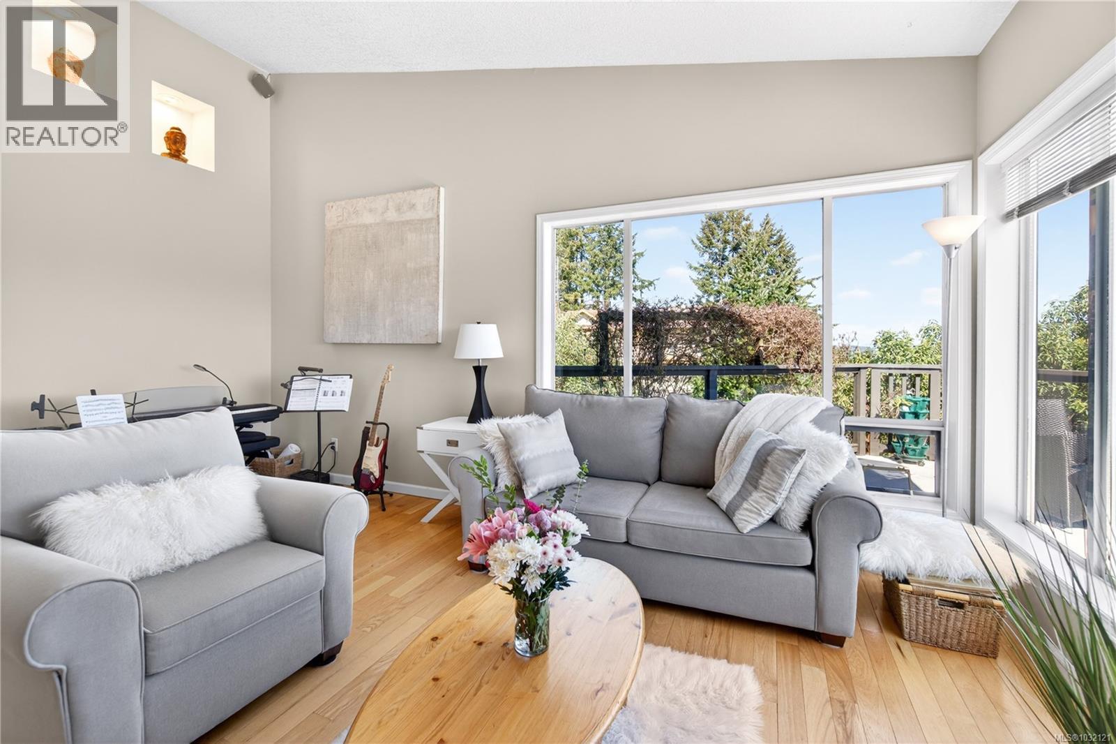 1277 Selkirk Dr - 19