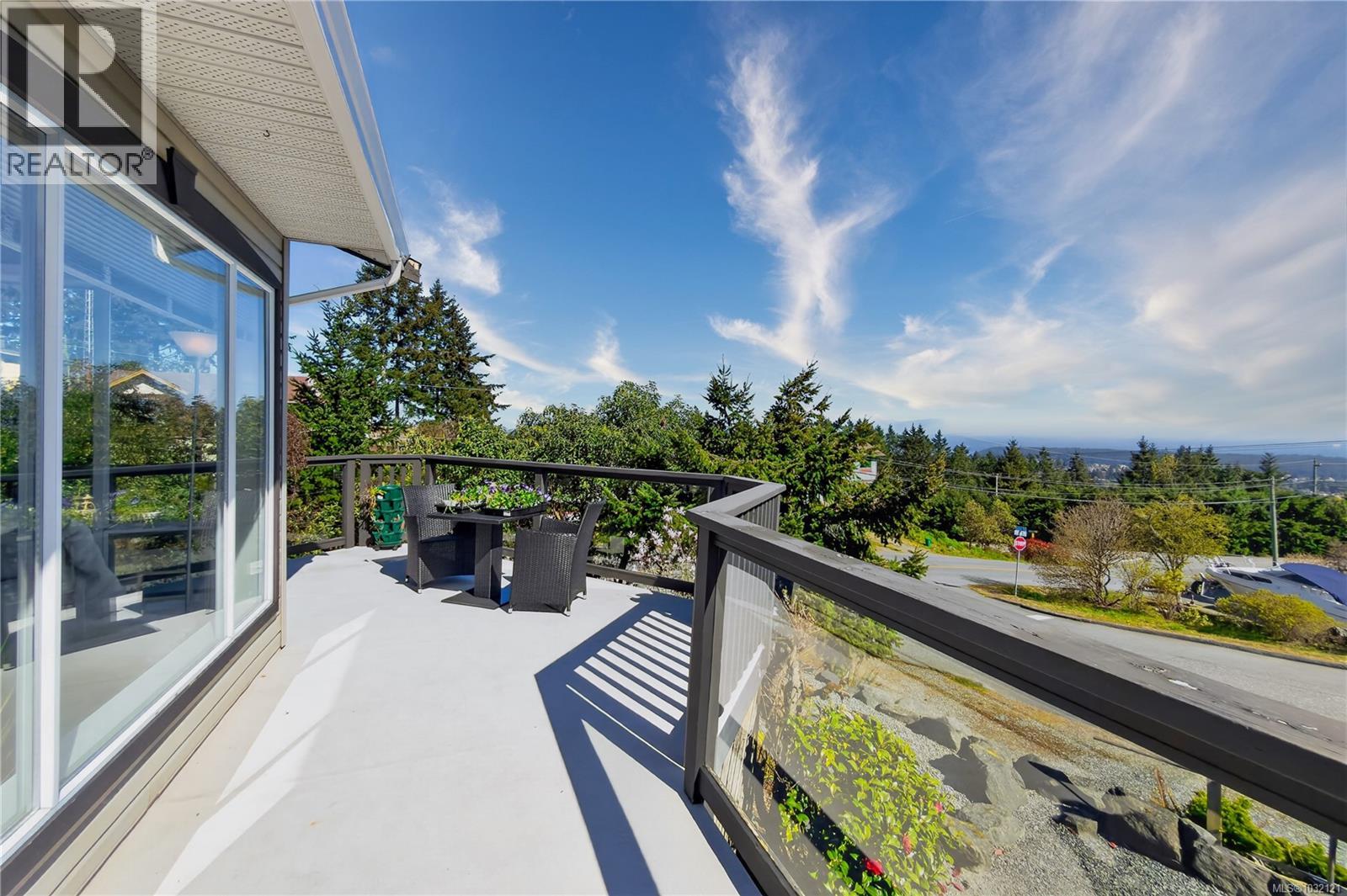 1277 Selkirk Dr - 10