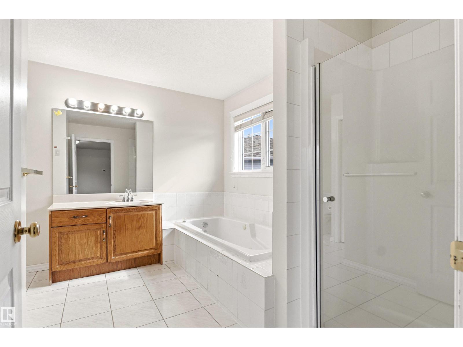 141 KULAWY DR N NW - 44
