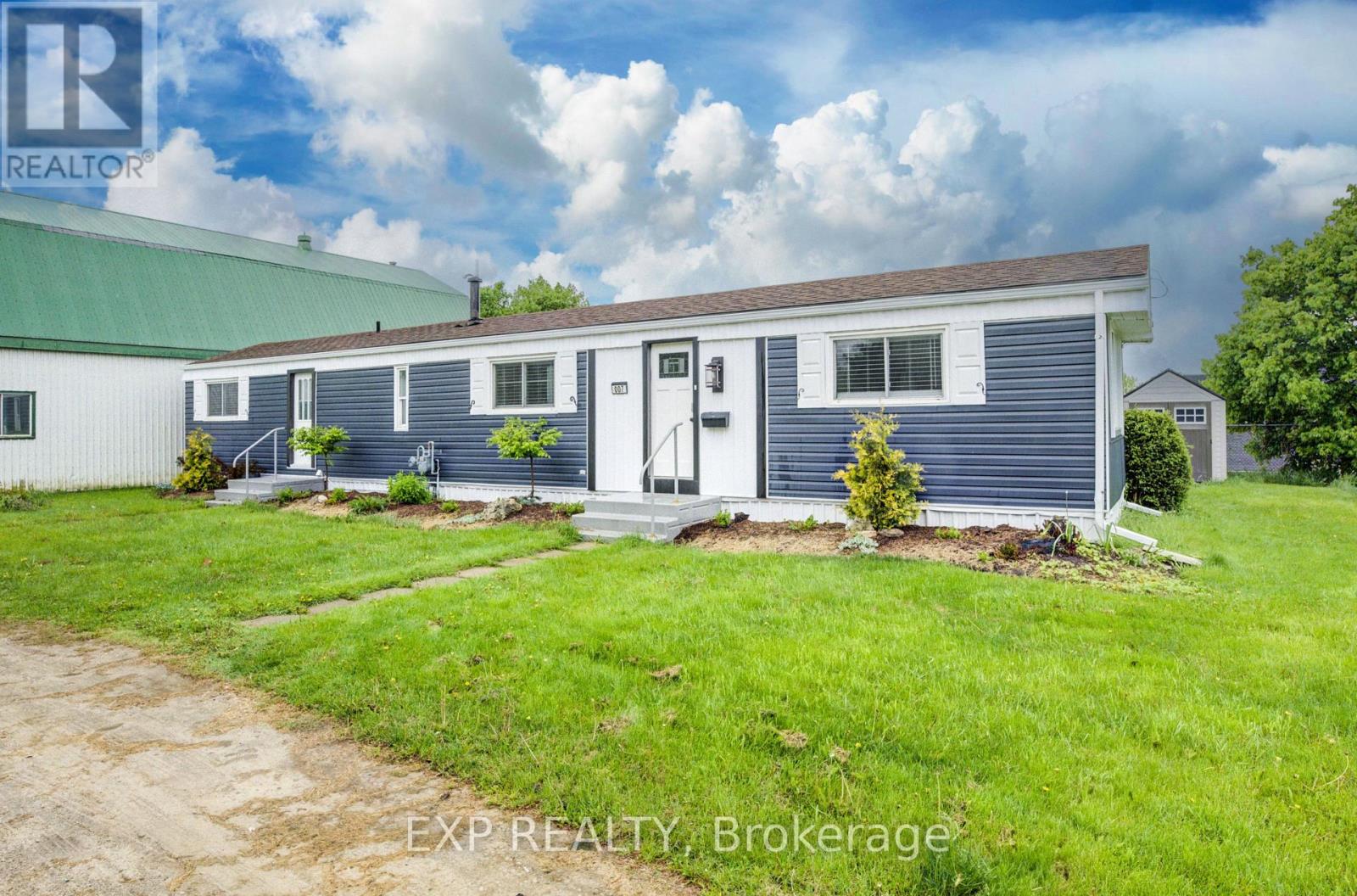 #7 84 WELLINGTON STREET S - 1
