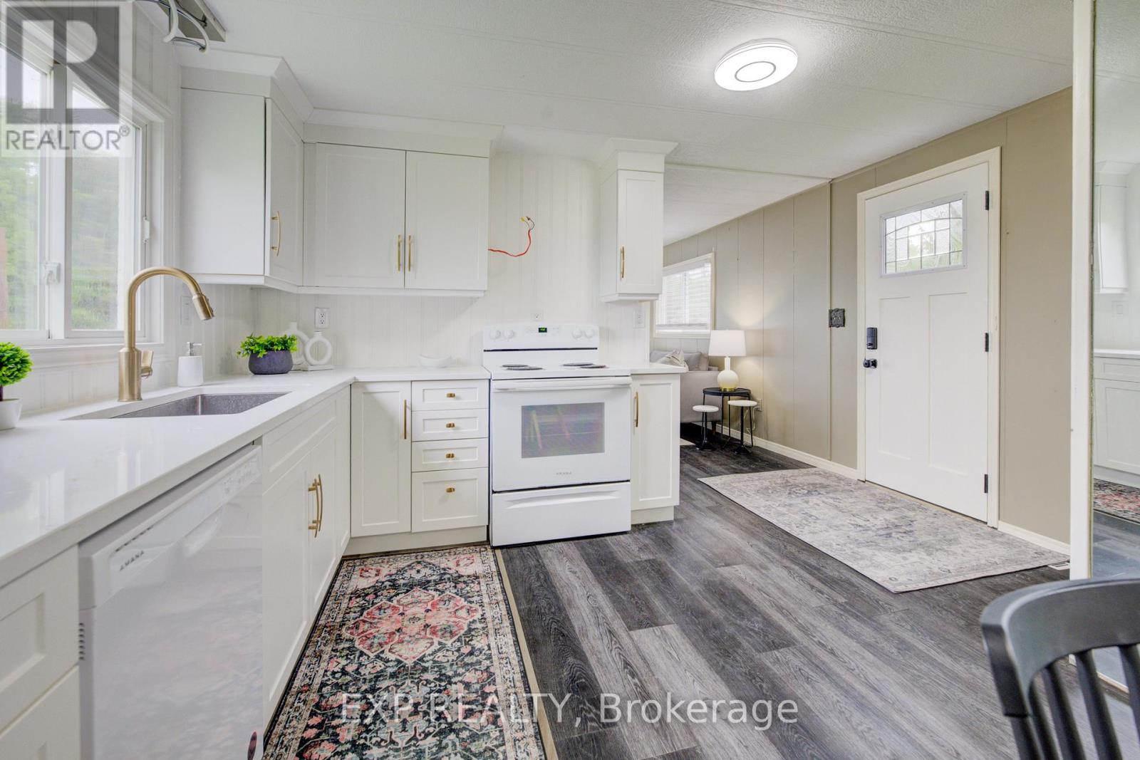 #7 84 WELLINGTON STREET S - 12