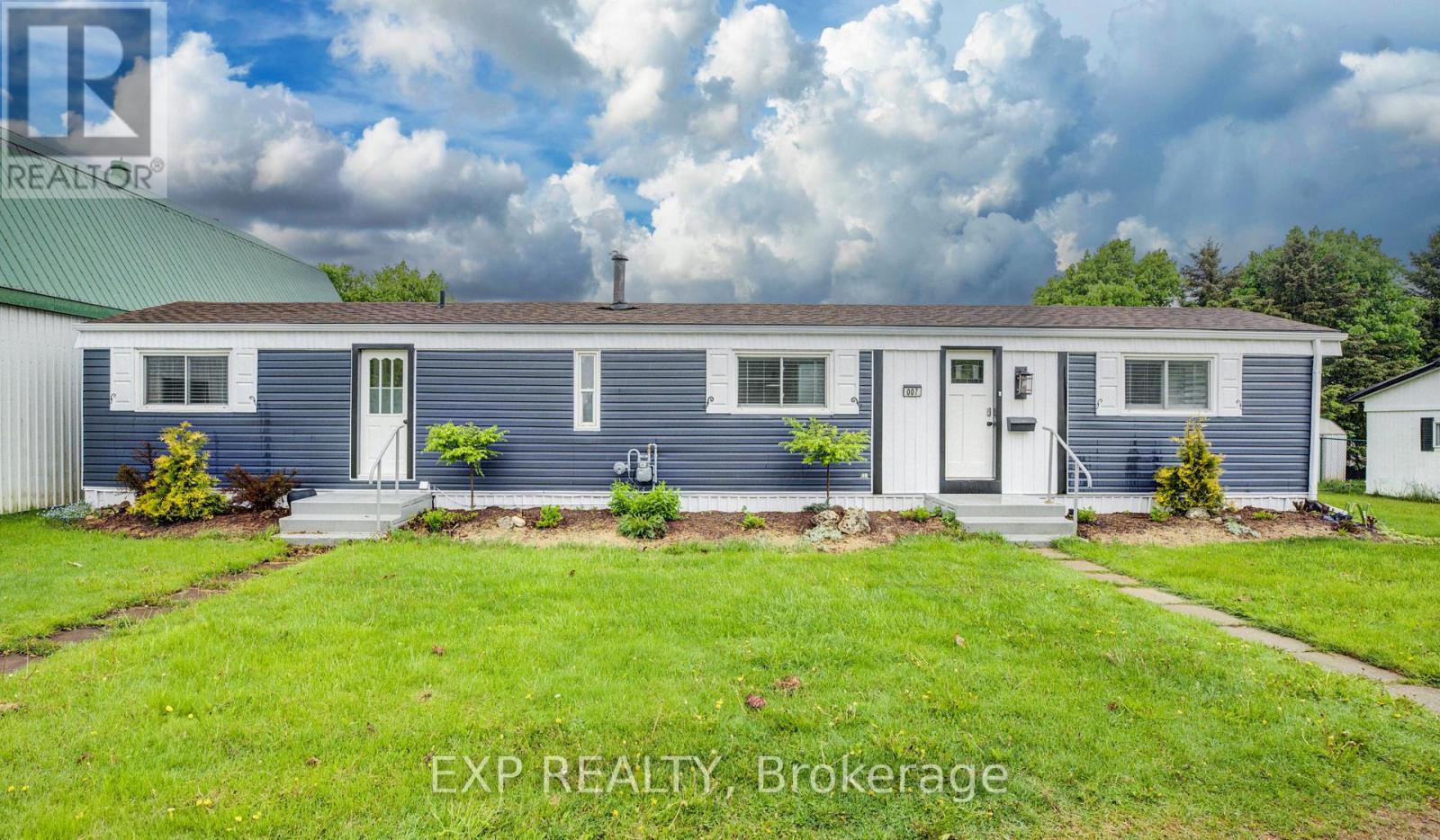 #7 84 WELLINGTON STREET S - 2