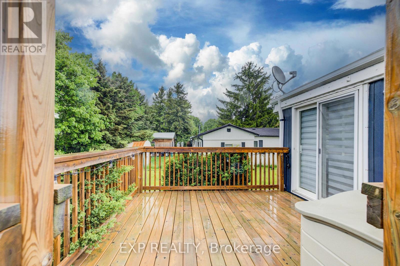 #7 84 WELLINGTON STREET S - 23