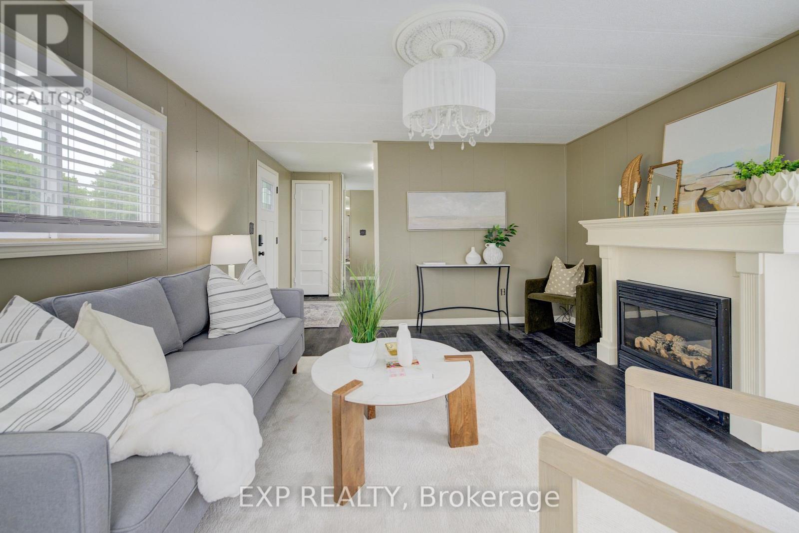 #7 84 WELLINGTON STREET S - 6