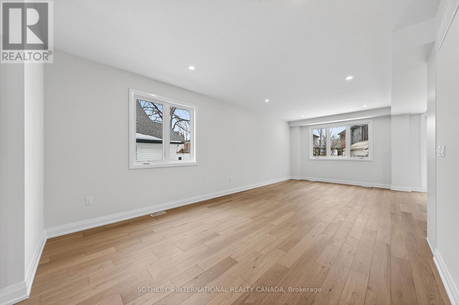 42 RICH AVENUE - 7