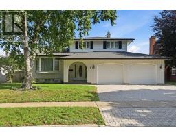 11 TANERA CRESCENT