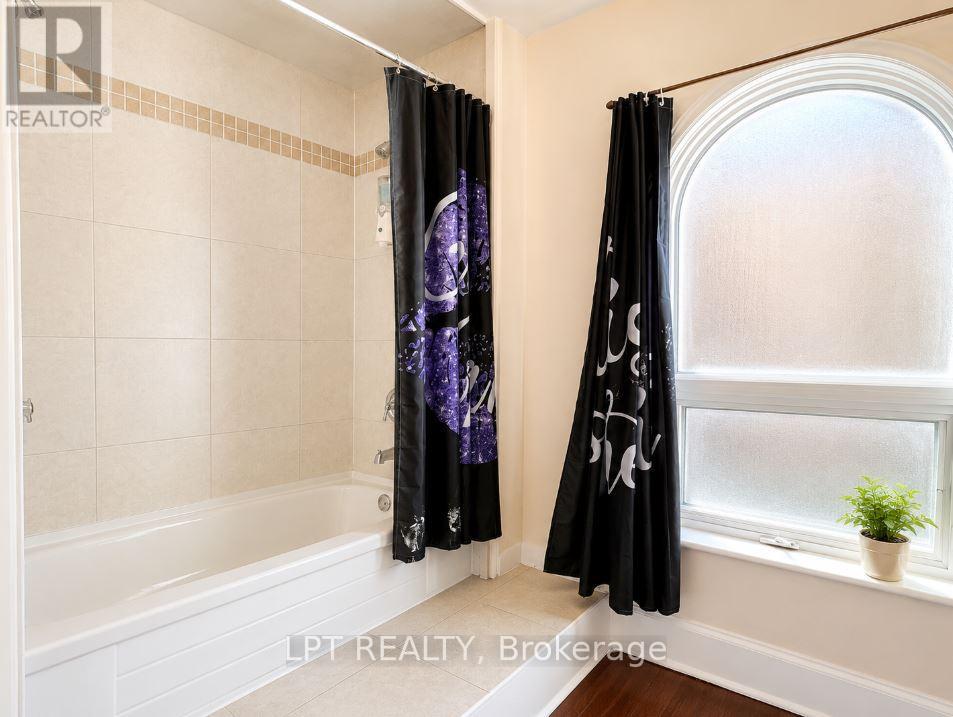 219 ERIE AVENUE - 11