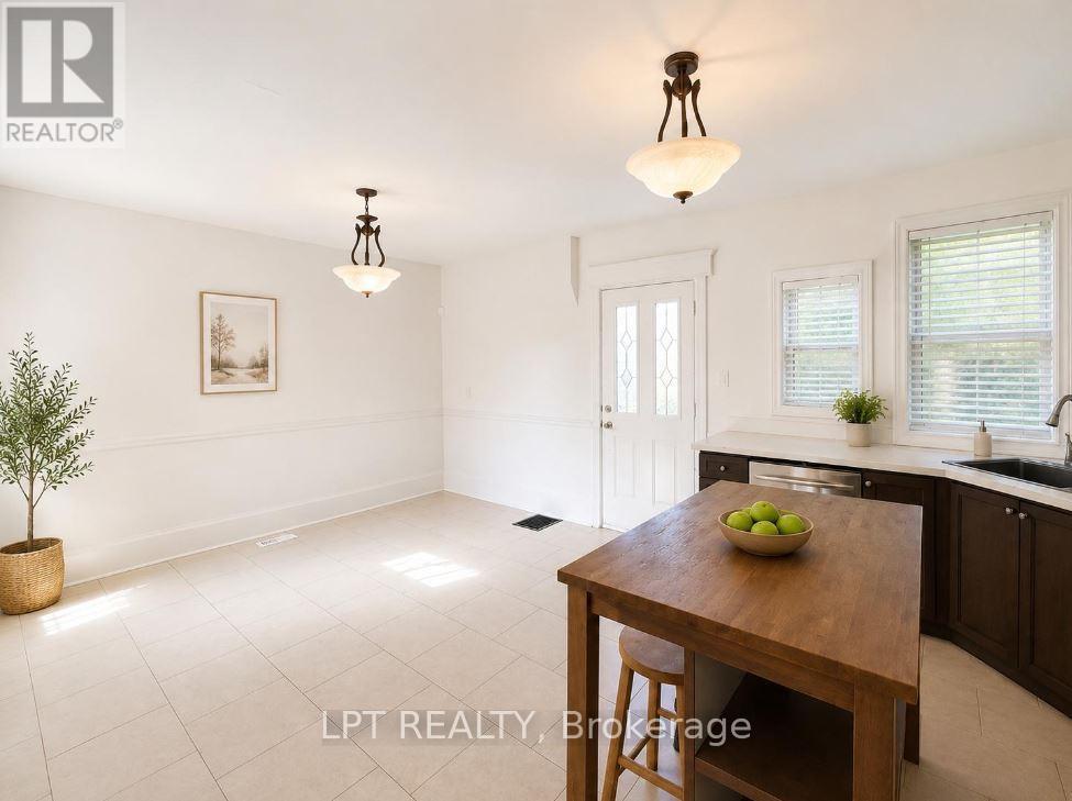 219 ERIE AVENUE - 5