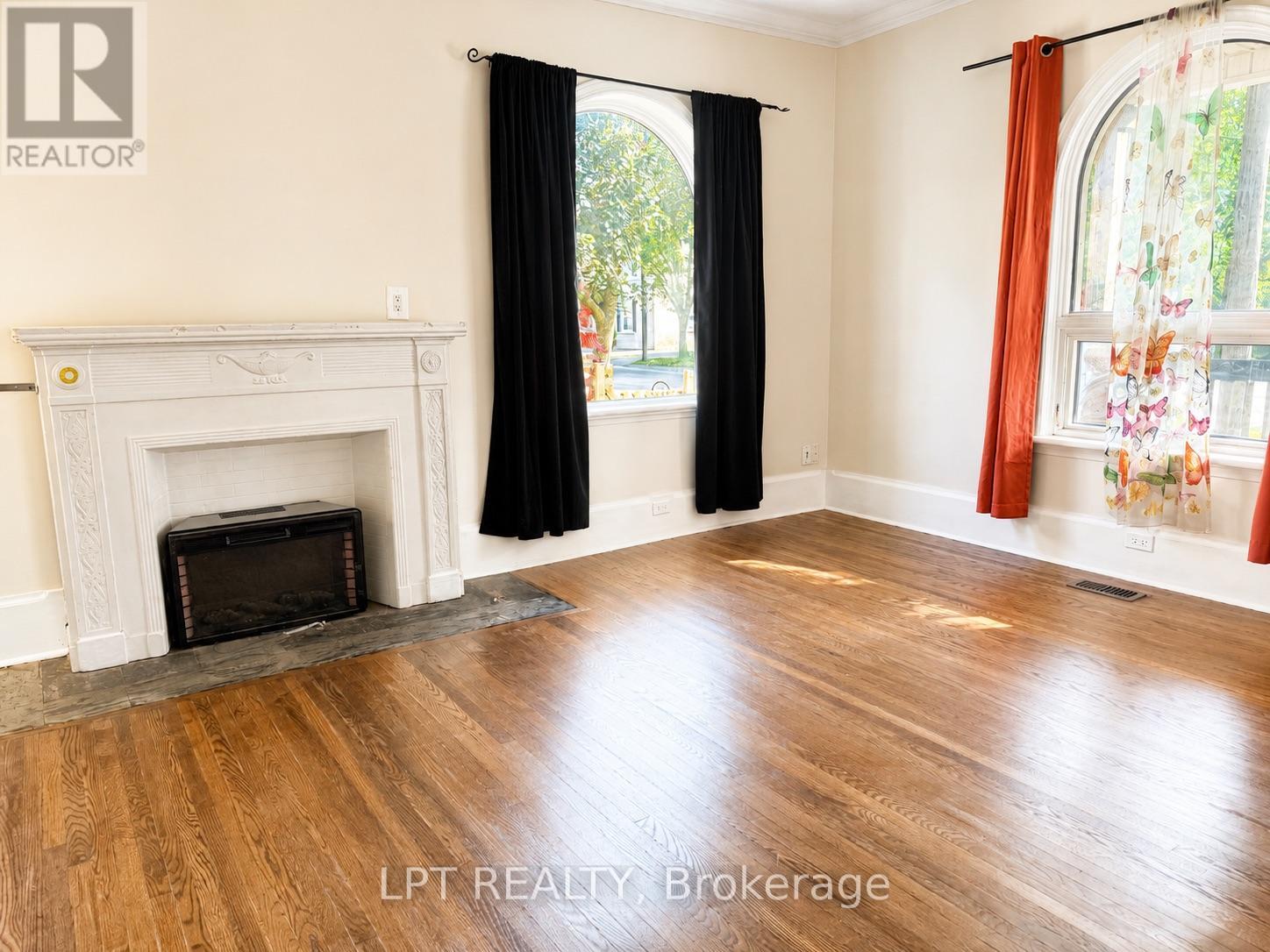 219 ERIE AVENUE - 8