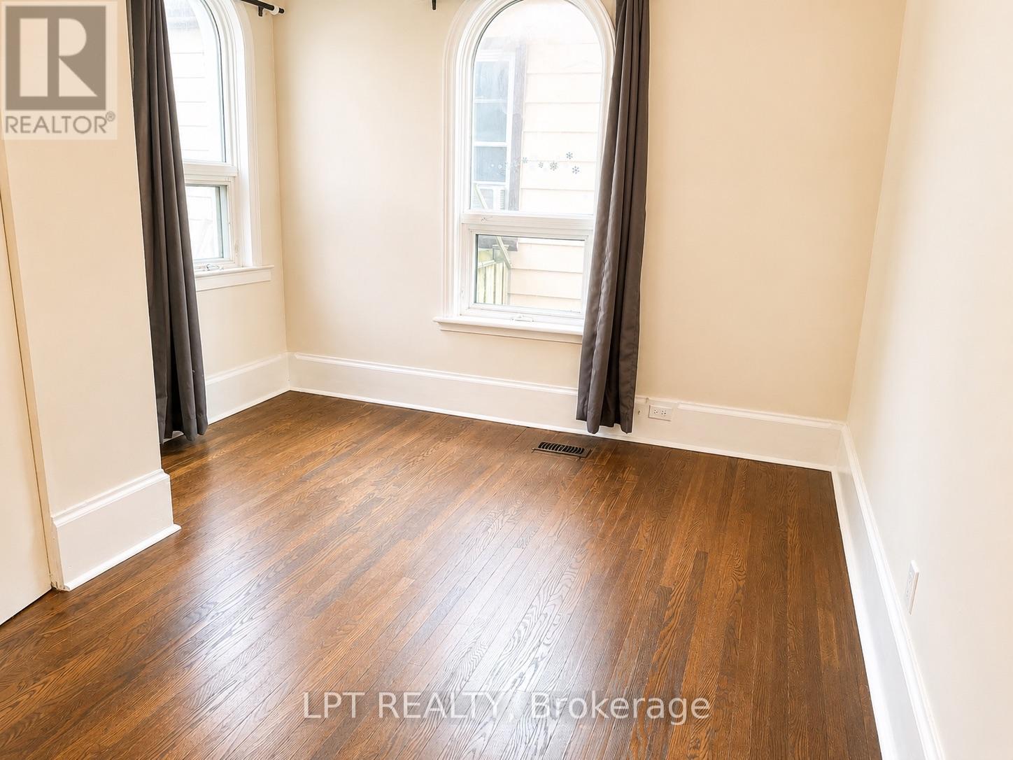 219 ERIE AVENUE - 9