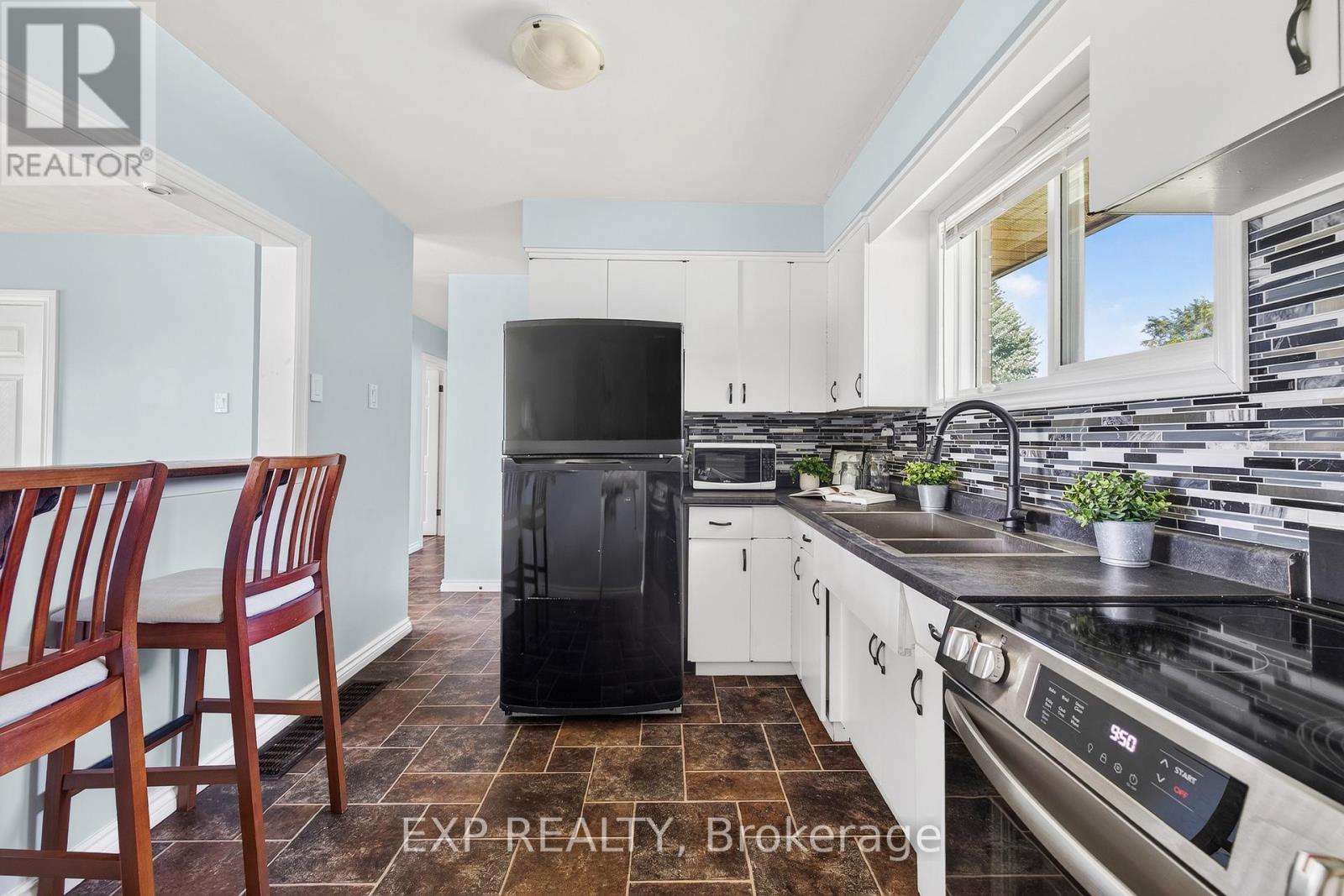 261 KING STREET - 15