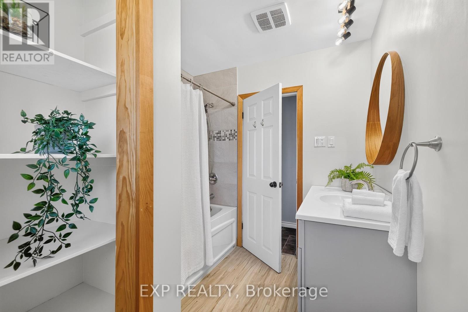 261 KING STREET - 22