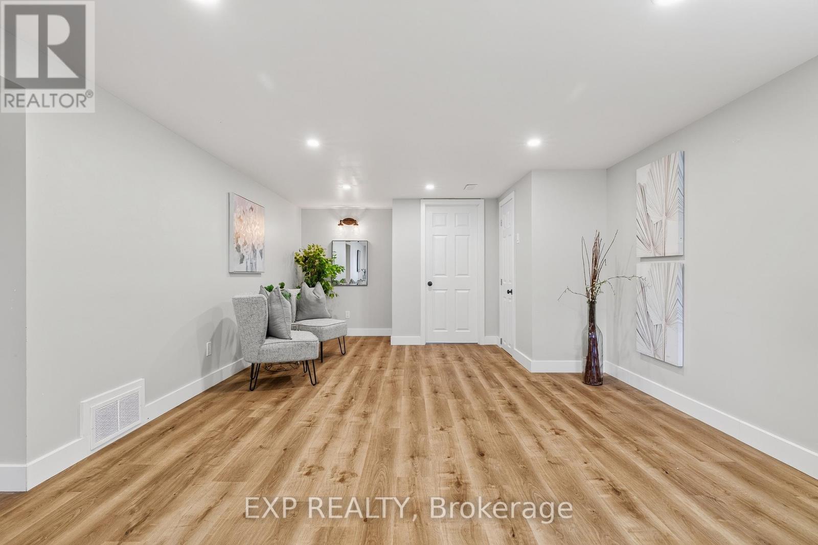 261 KING STREET - 27