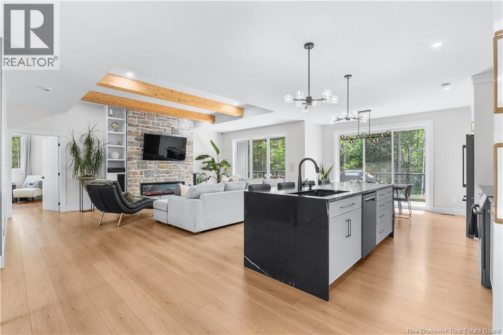 104 Rue Paris Street - Image 12