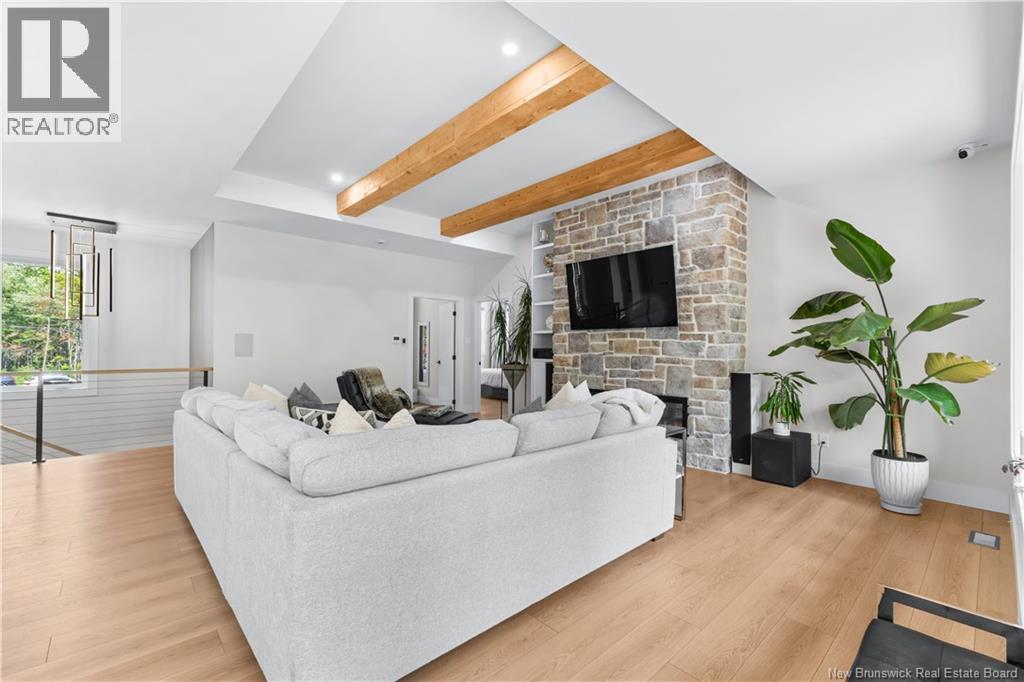 104 Rue Paris Street - Image 17