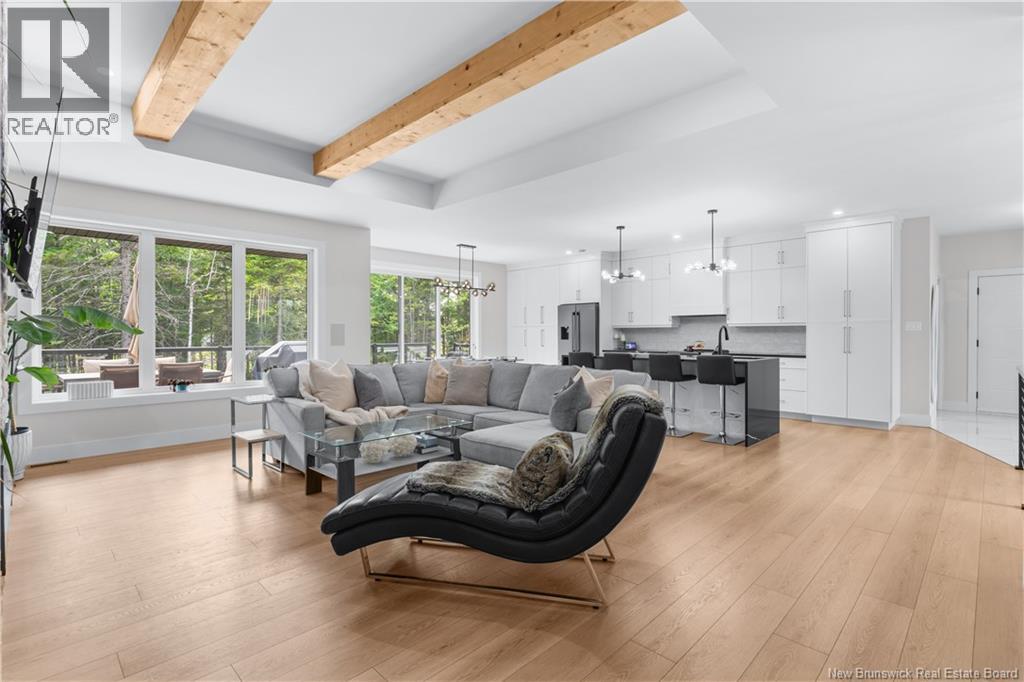 104 Rue Paris Street - Image 19