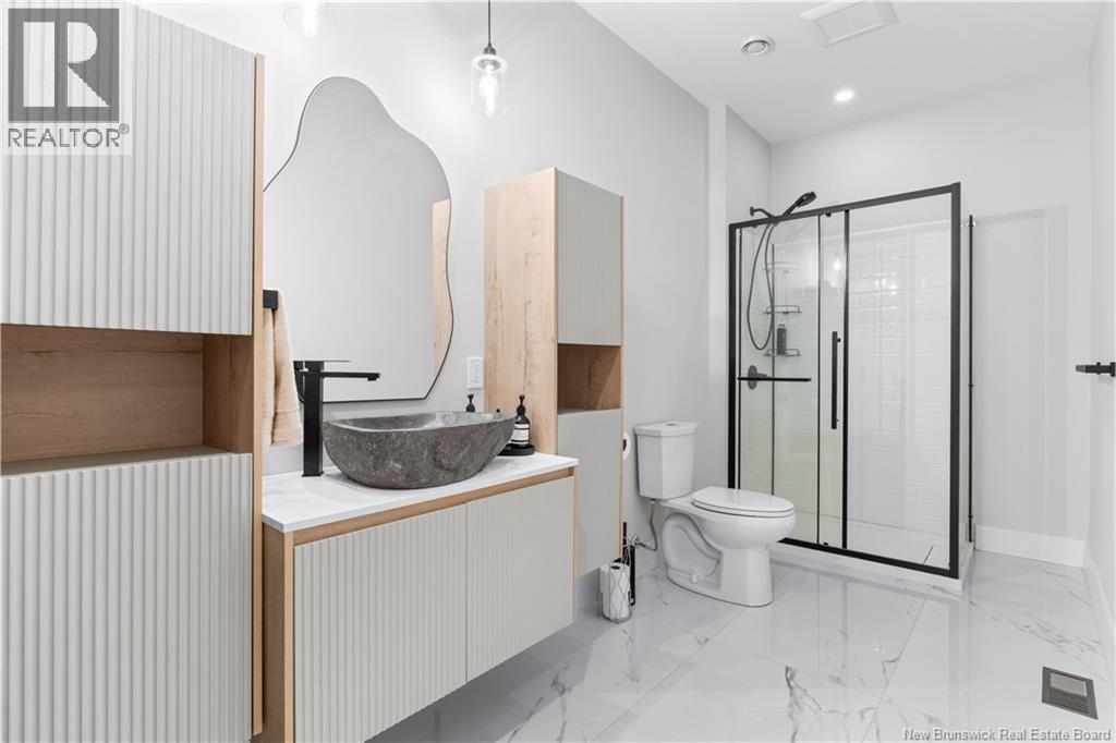 104 Rue Paris Street - Image 29