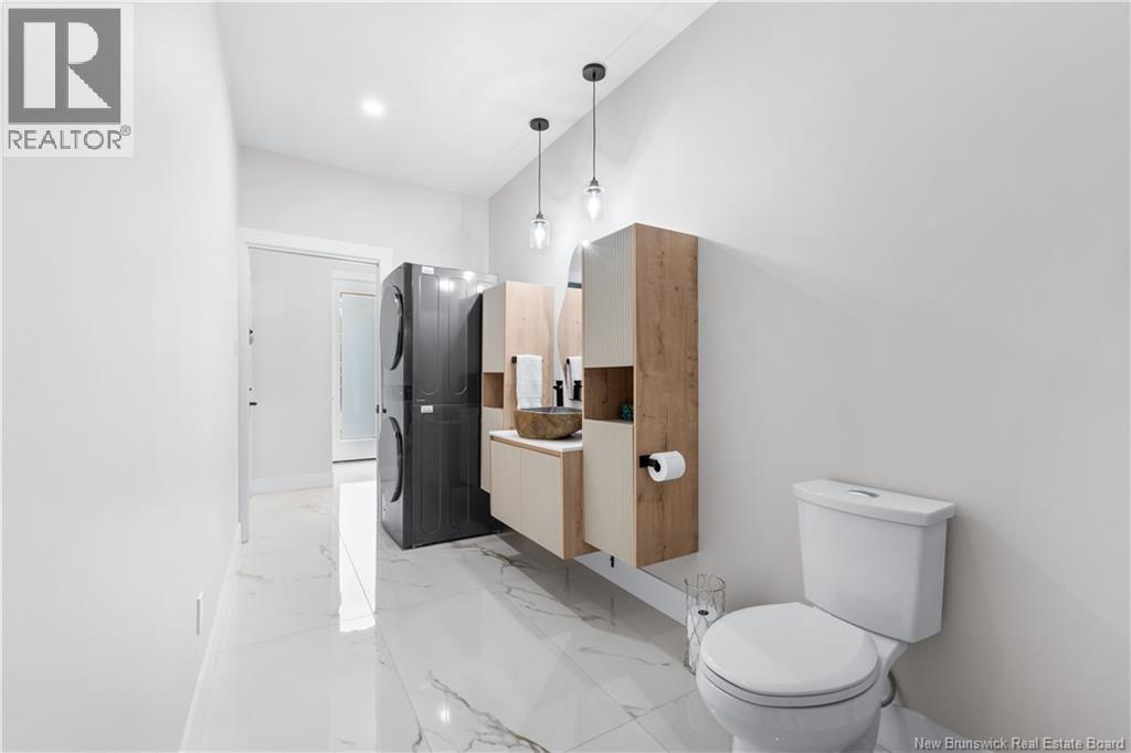 104 Rue Paris Street - Image 31