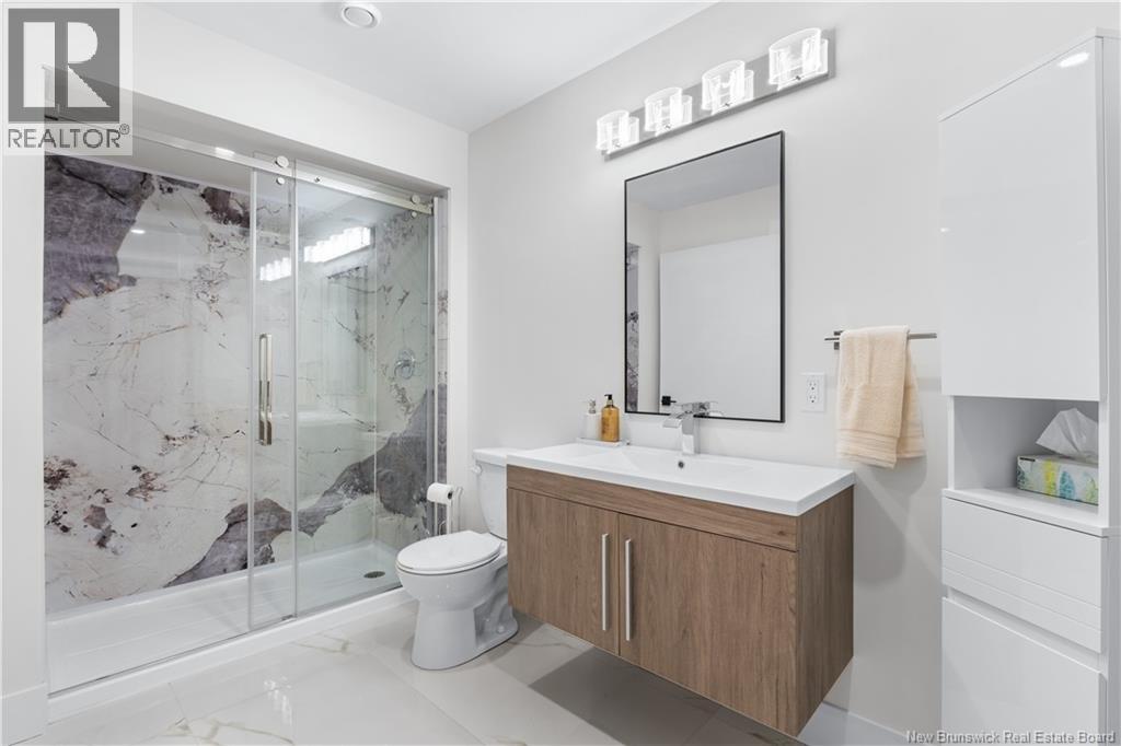 104 Rue Paris Street - Image 33