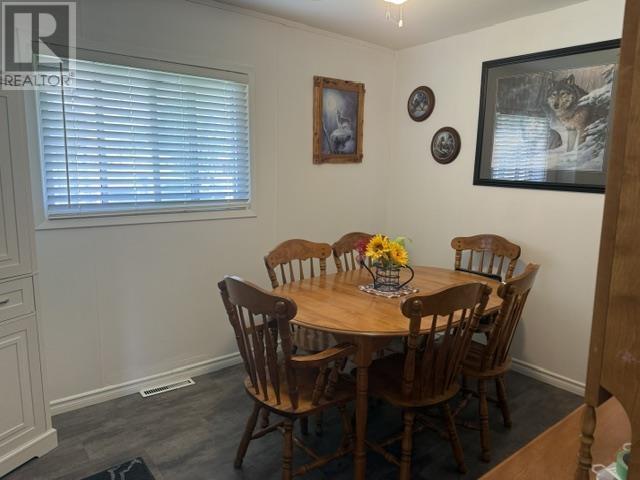 8 Mayfair AVE - 15