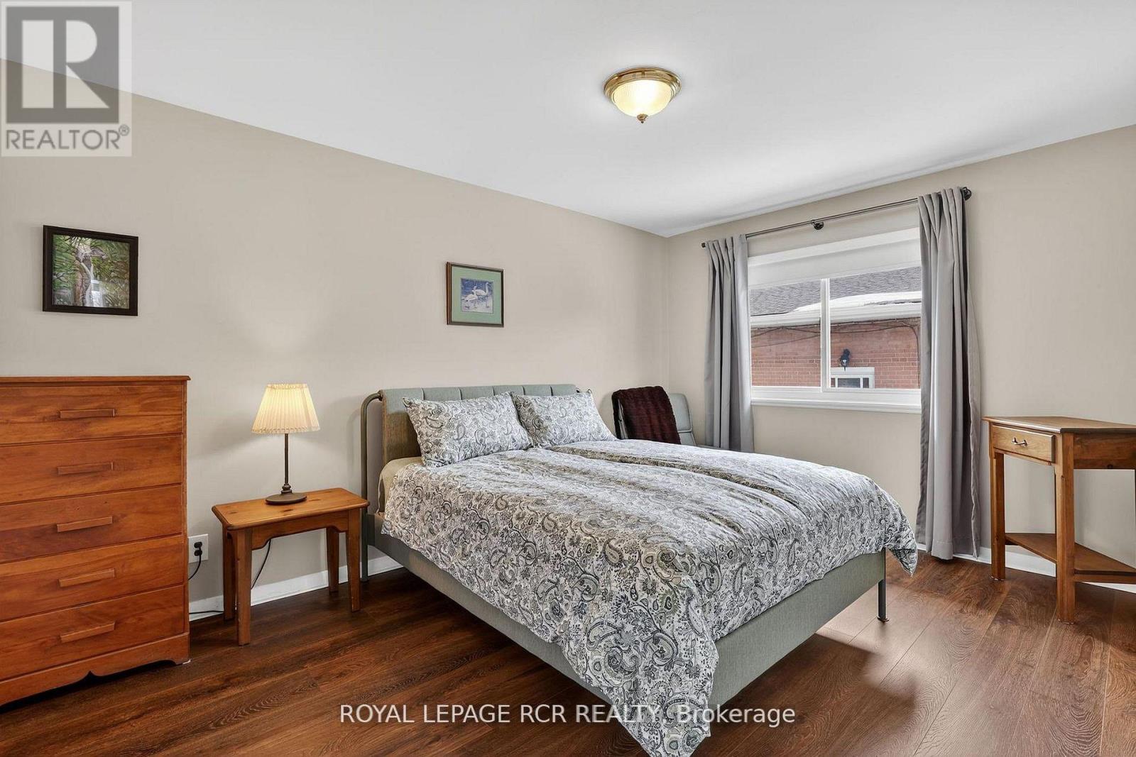 6 AILSA CRAIG COURT - 16