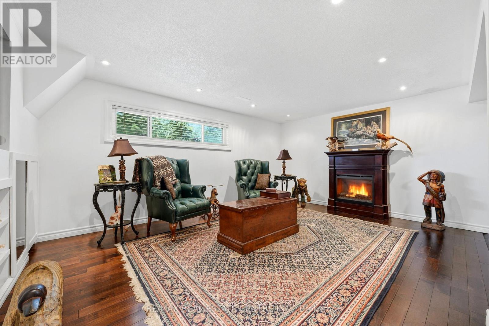 13 DOUGLAS CRESCENT - 27