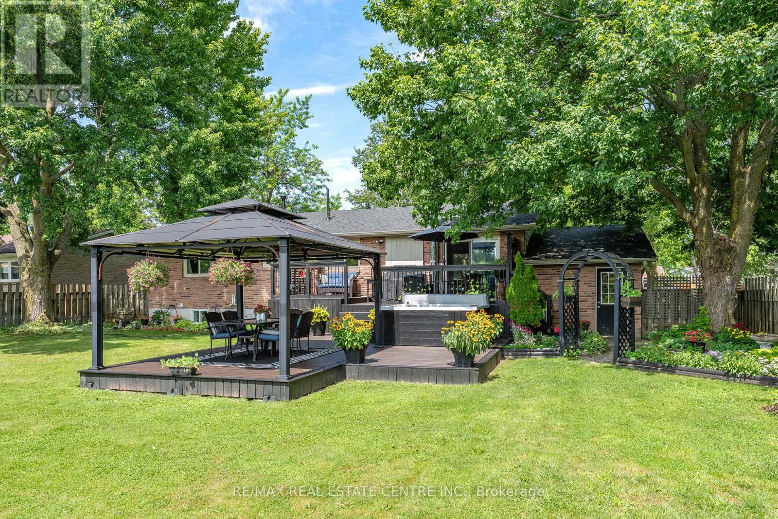 13 DOUGLAS CRESCENT - 46