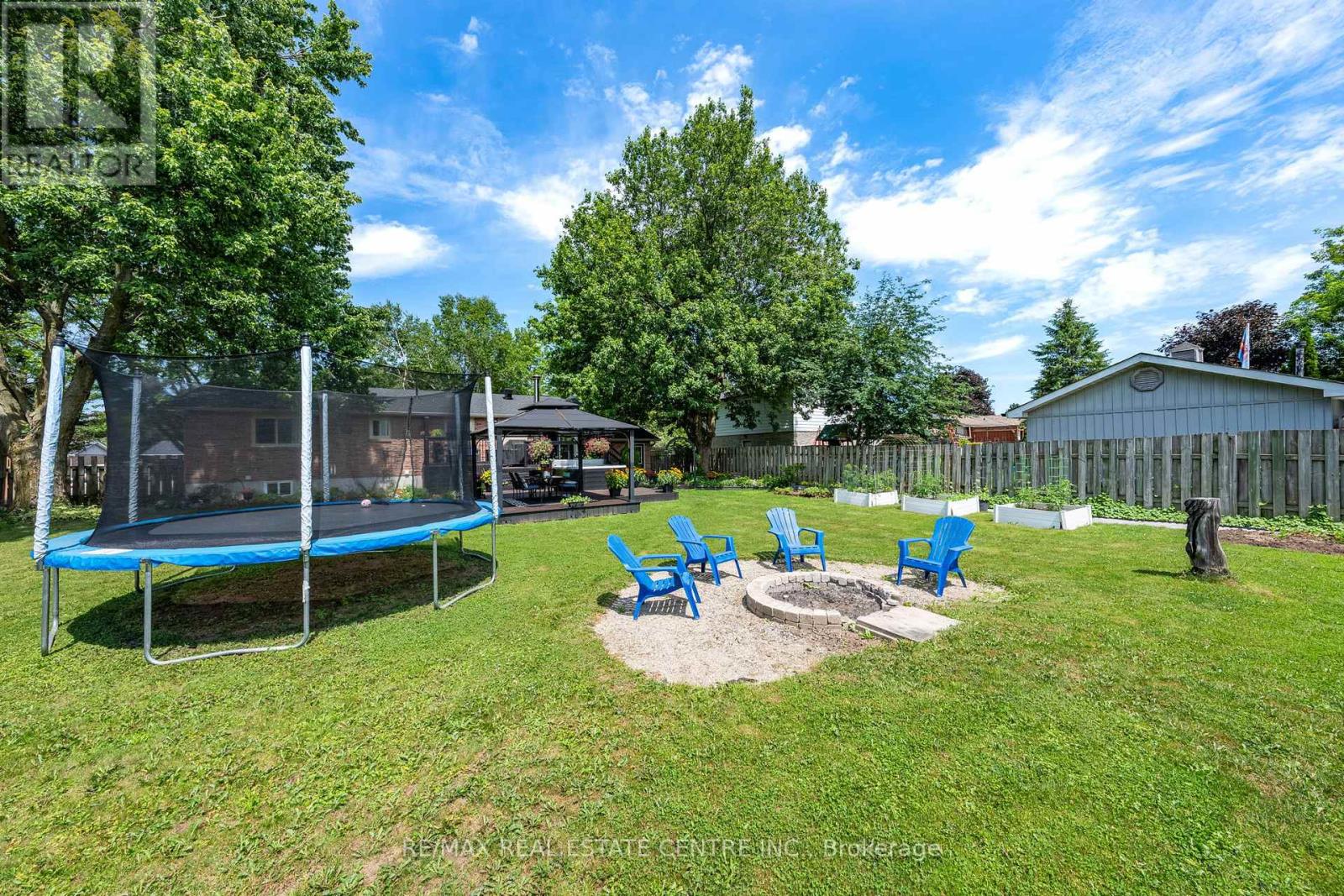 13 DOUGLAS CRESCENT - 44