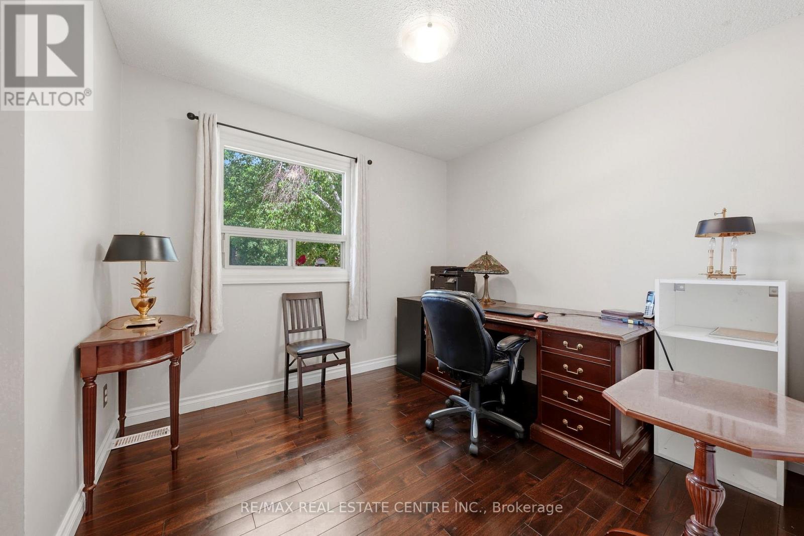 13 DOUGLAS CRESCENT - 24