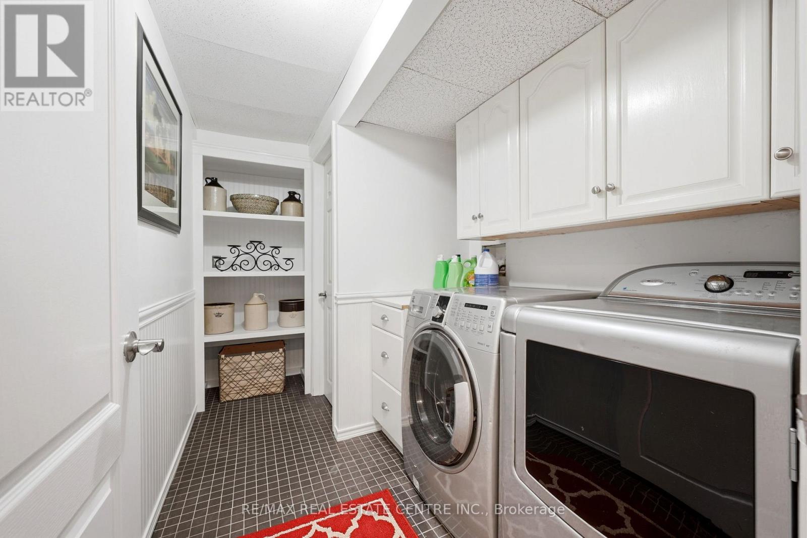 13 DOUGLAS CRESCENT - 36