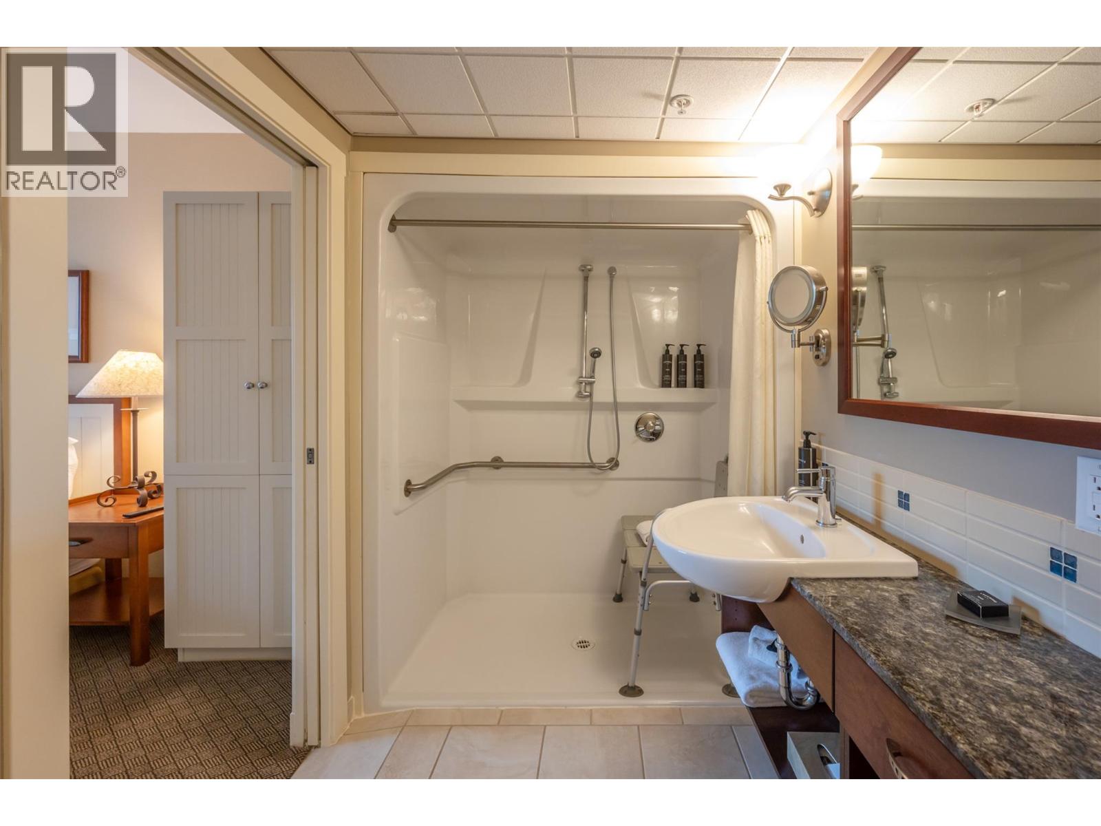 #105 13011 Lakeshore Drive - 19