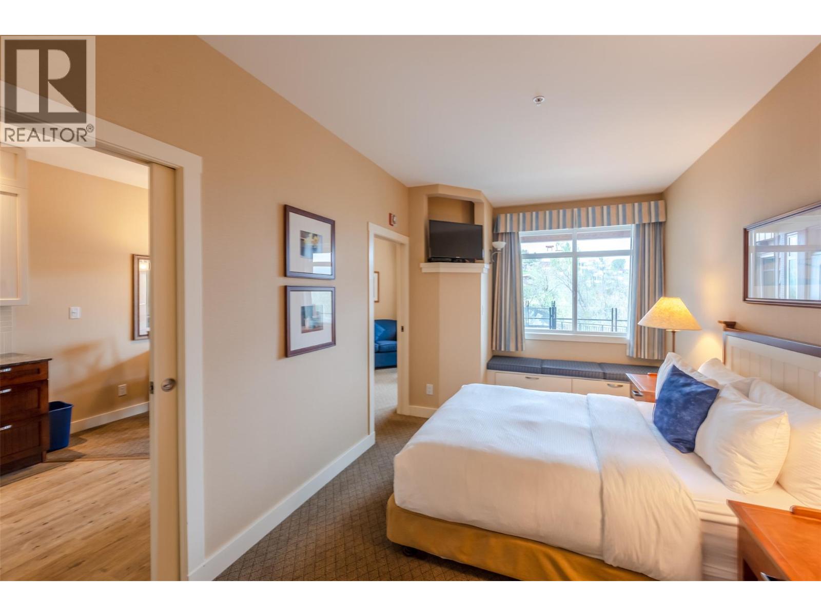 #105 13011 Lakeshore Drive - 22
