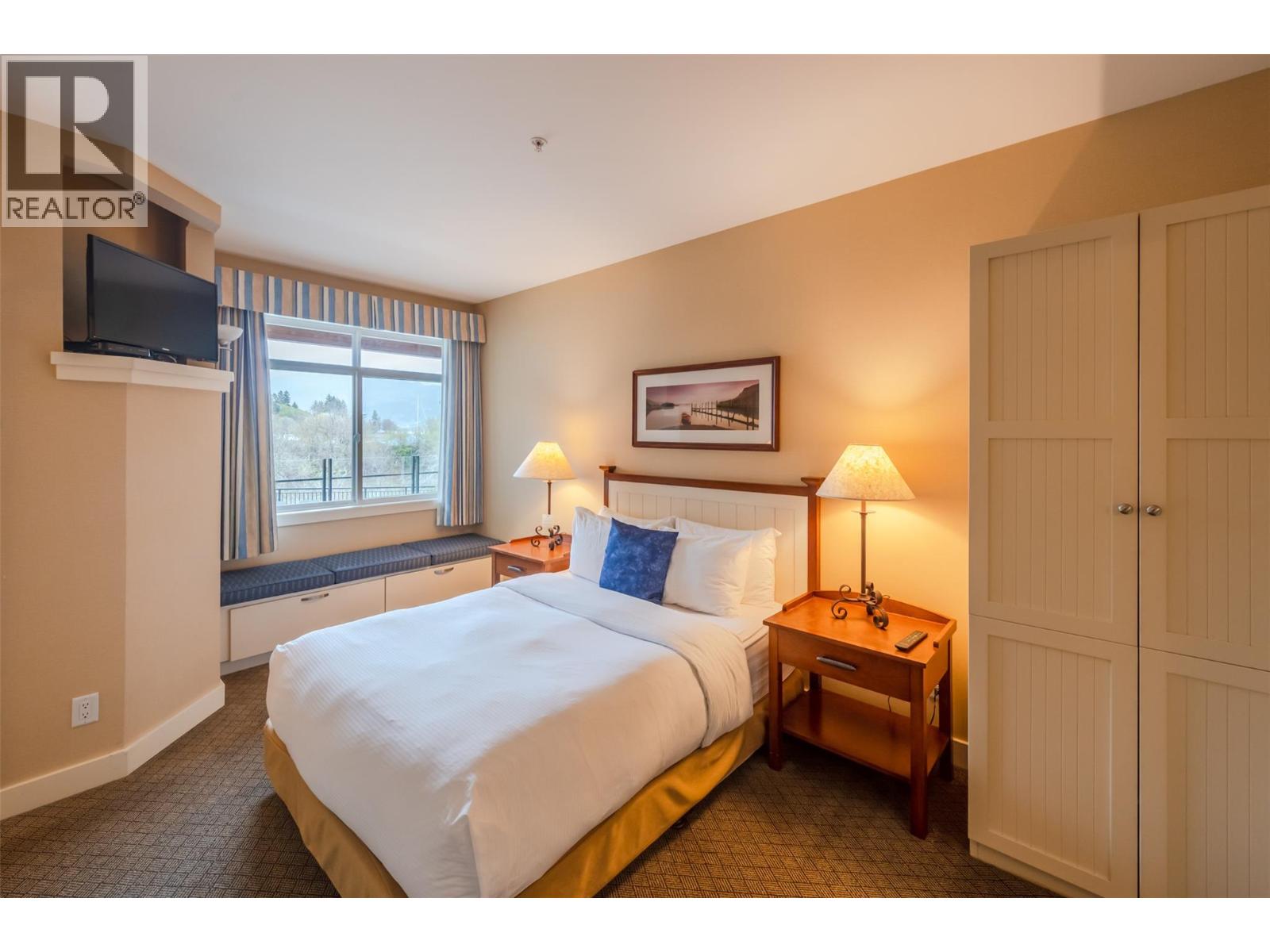 #105 13011 Lakeshore Drive - 23