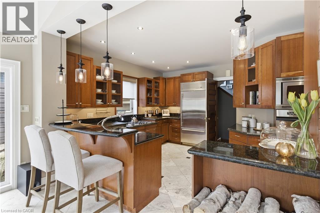 18 BRANT Road N - 15