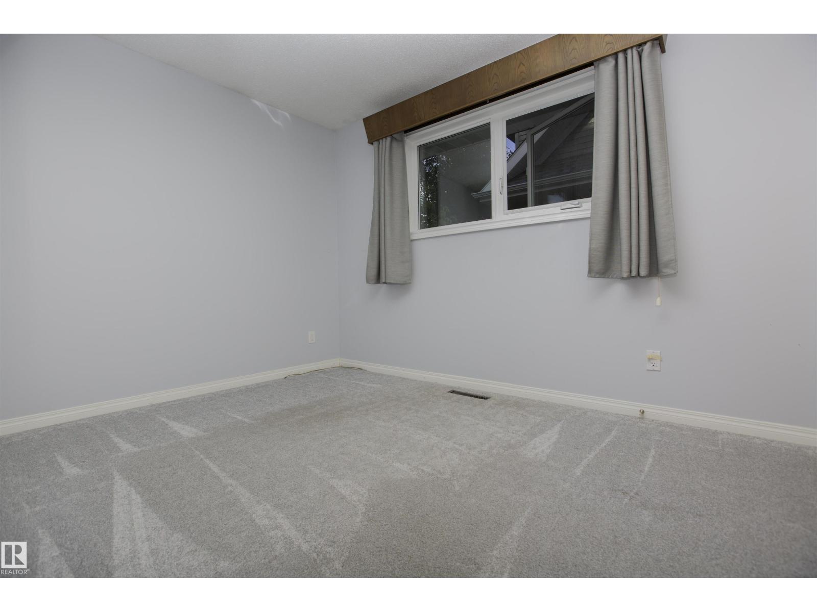 11131 52 ST NW - 35