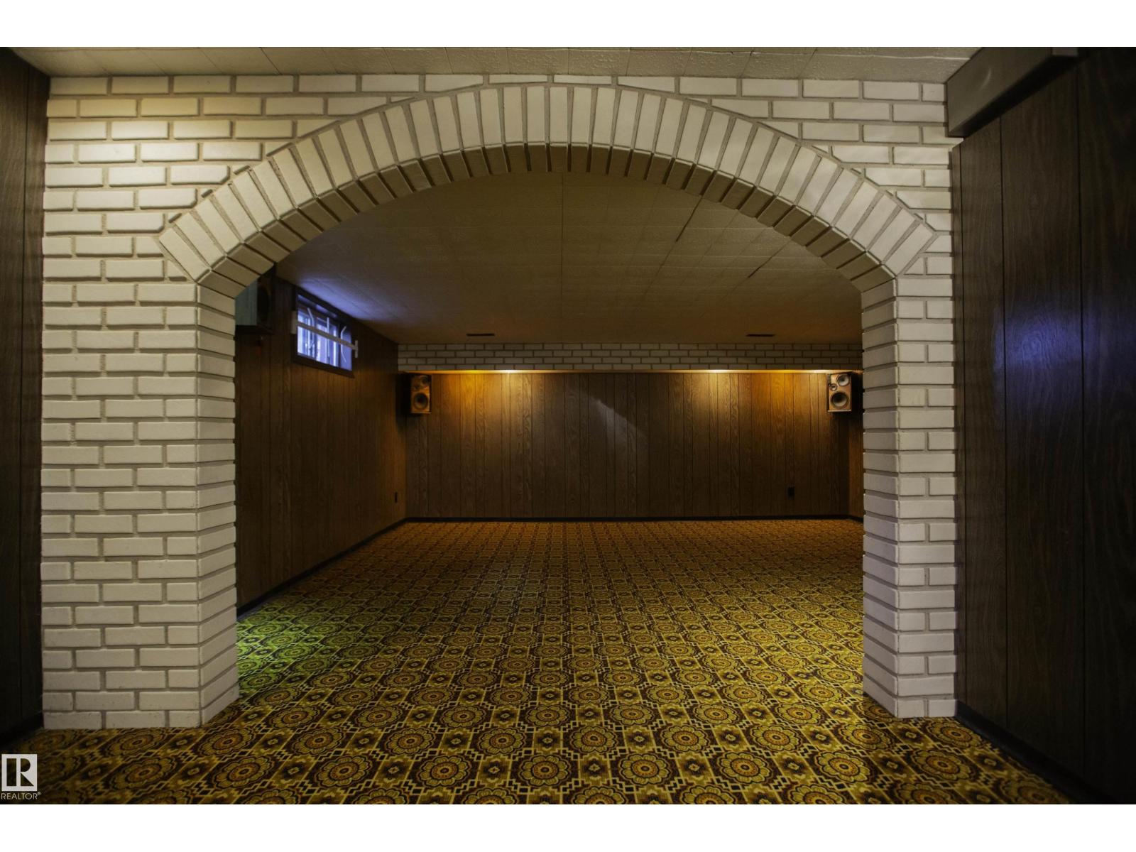 11131 52 ST NW - 44