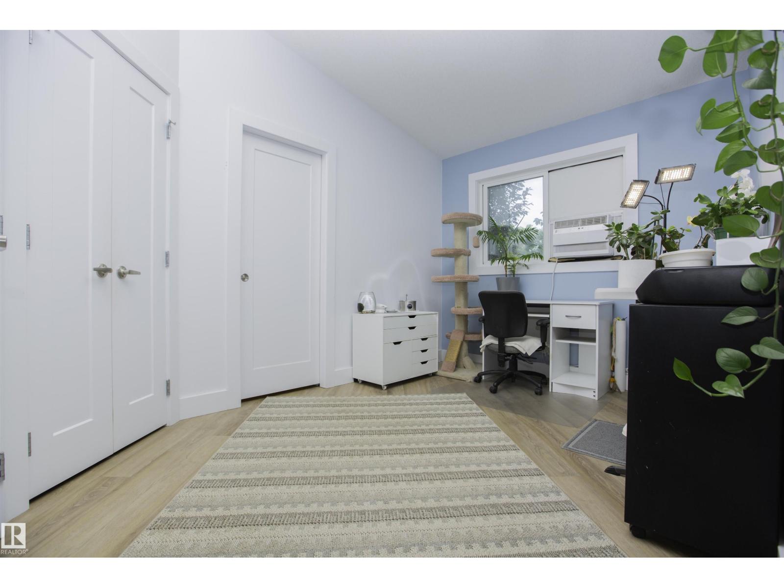 11131 52 ST NW - 15