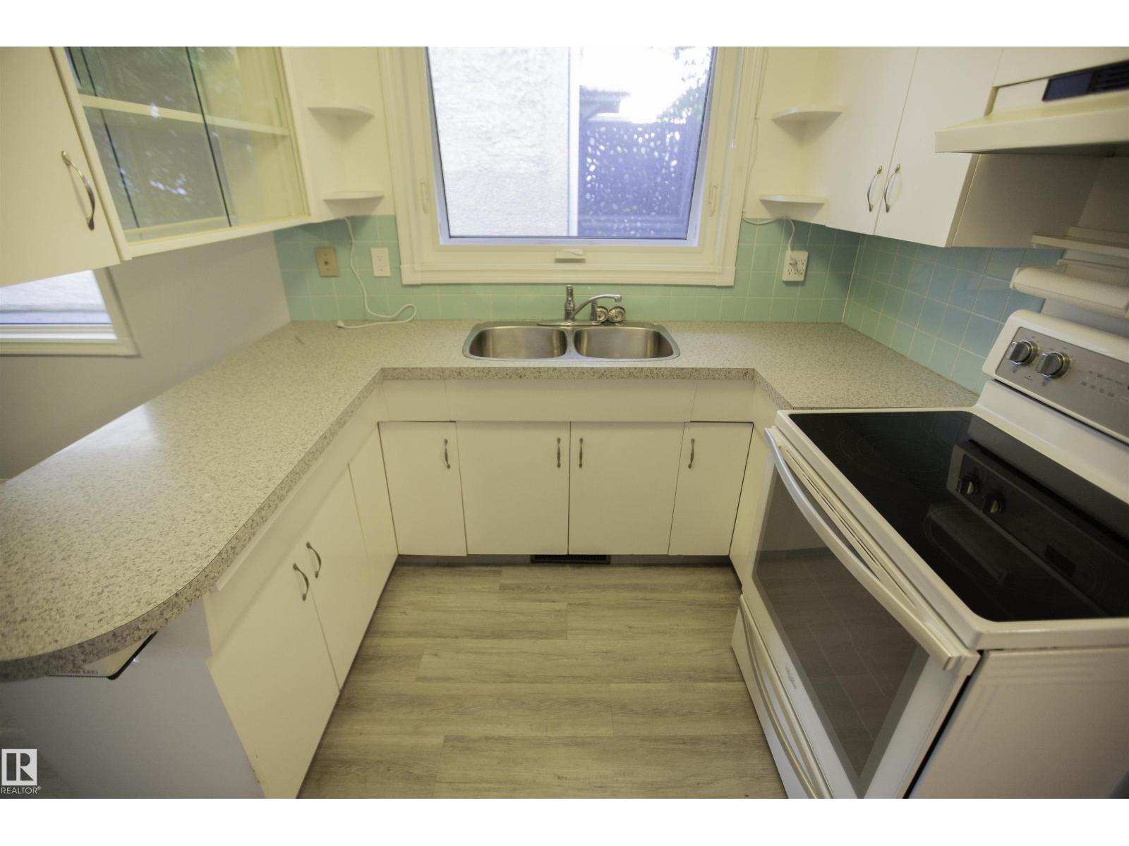 11131 52 ST NW - 28